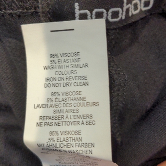 Boohoo Black Tee and Matching Side Stripe Cycling Shorts Set size 8 - Picture 10 of 10